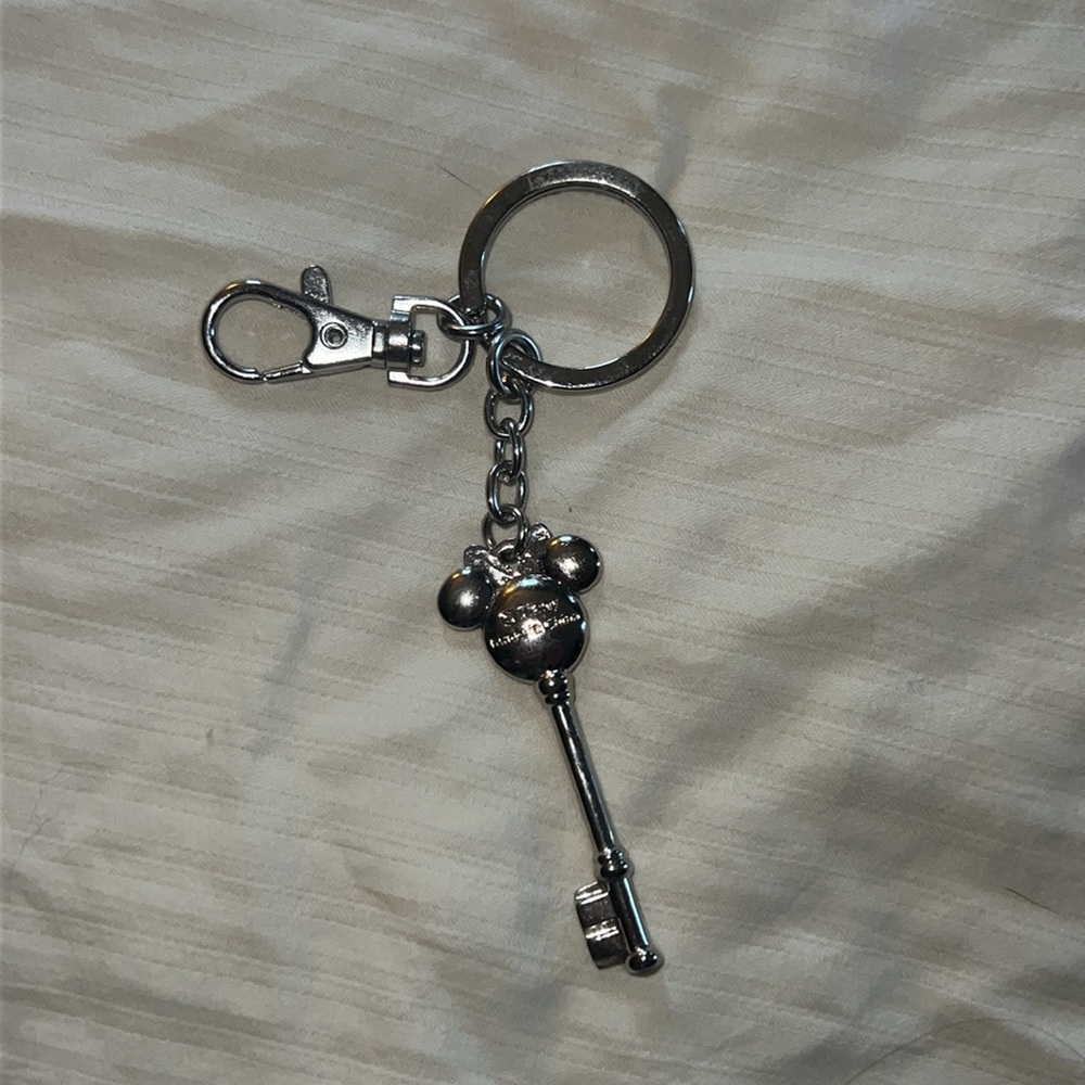 Disney Minnie Mouse Key Keychain, Silver - Picture 4 of 9